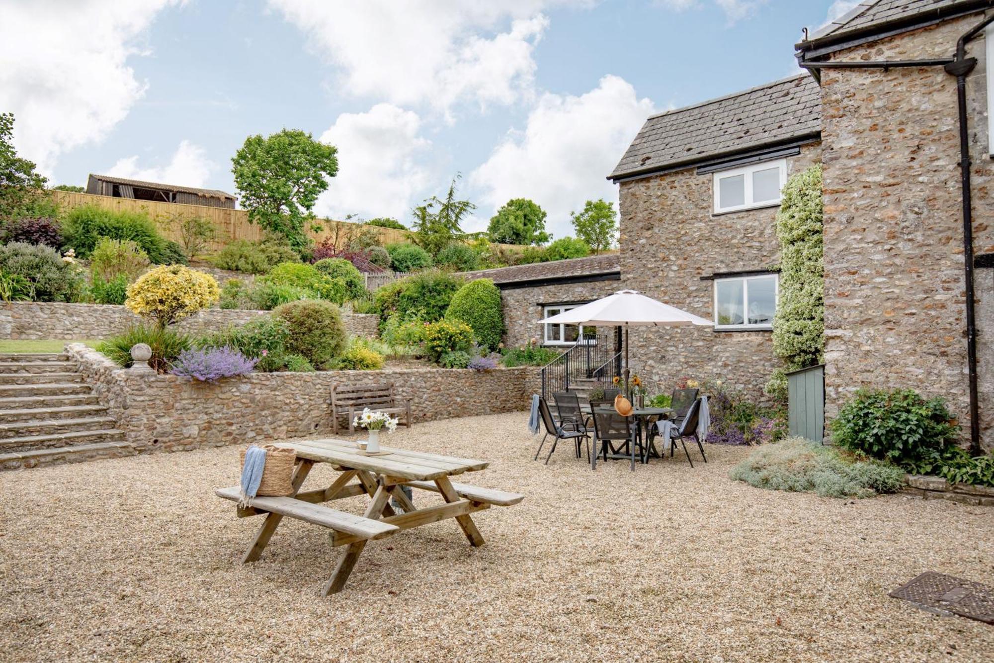 Sutton Barton Farmhouse Гонитон Экстерьер фото