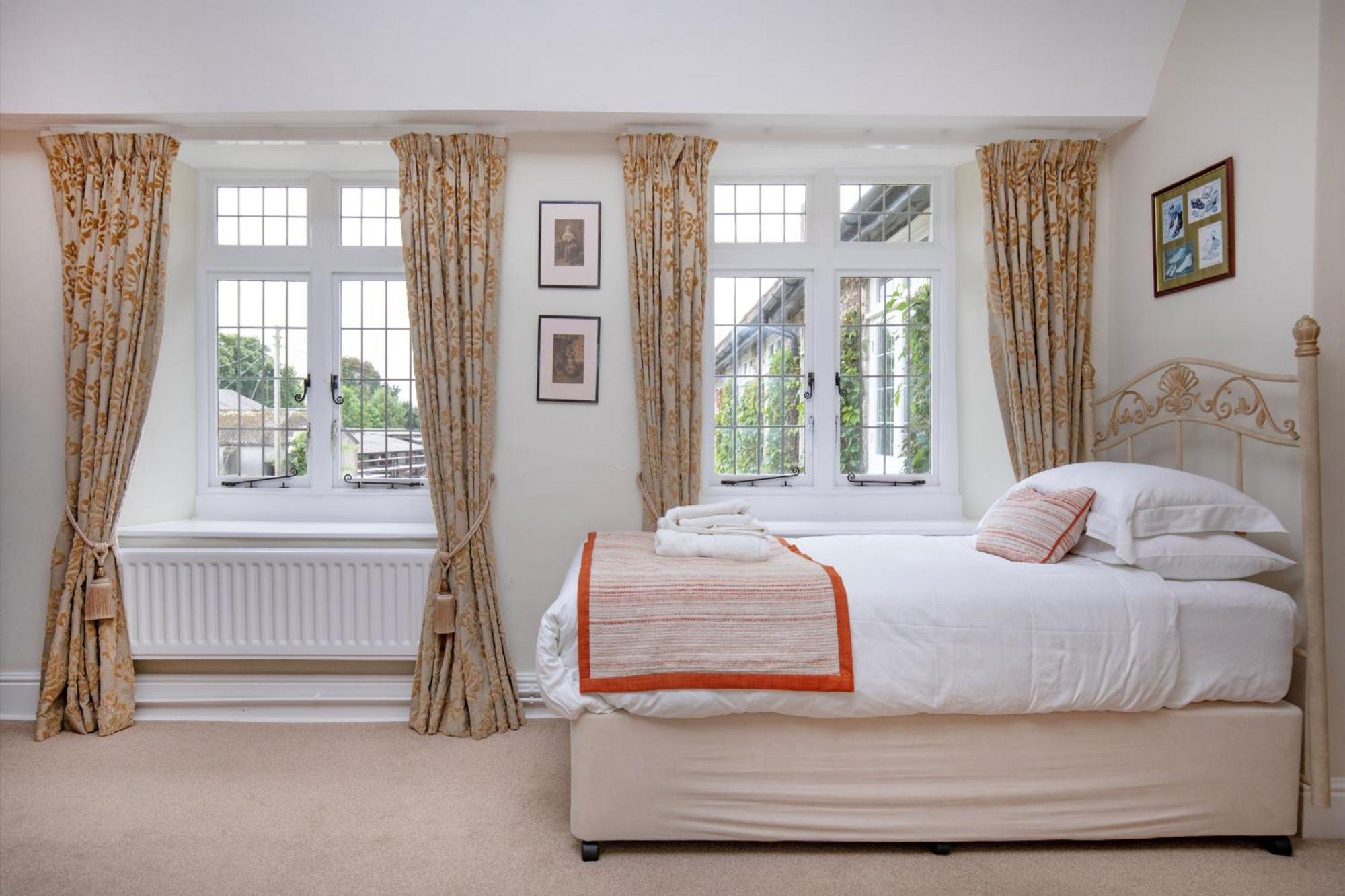 Sutton Barton Farmhouse Гонитон Экстерьер фото